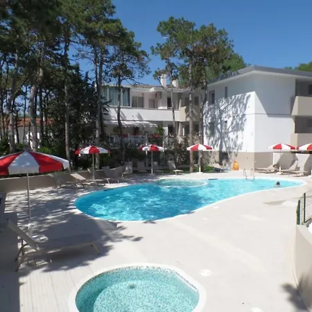 Flat For Five Guests In A Modern Bibione