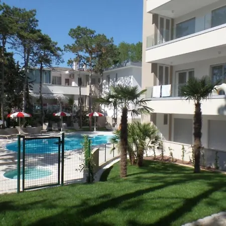 Flat For Five Guests In A Modern Apartment Bibione