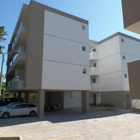Apartment Flat For Five Guests In A Modern *