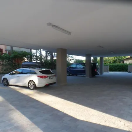 Flat For Five Guests In A Modern Bibione